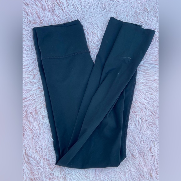 Nike Dri Fit Women's Black Straight Leg Capri 7/8 Leggings Size XS - Picture 2 of 6